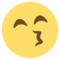 وجه يقبّل بعينين باسمتين