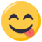 وجه يتلذذ بالطعام