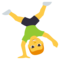 رجل يؤدي حركة العجلة