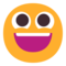 Широко улыбается