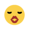 פרצוף מנשק עם עיניים סגורות