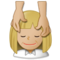 Femme Qui Se Fait Masser: Peau Moyennement Claire Femme Qui Se Fait Masser: Peau Moyennement Claire
