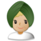 Femme En Turban: Peau Moyennement Claire Femme En Turban: Peau Moyennement Claire