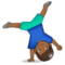 Rad Schlagender Mann: Mitteldunkle Hautfarbe Rad Schlagender Mann: Mitteldunkle Hautfarbe