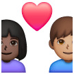 Couple avec cœur - Homme: Peau Foncée, Femme: Peau Moyenne Couple avec cœur - Homme: Peau Foncée, Femme: Peau Moyenne