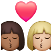 Baiser: Femme, Femme, Peau Moyennement Foncée, Peau Moyennement Claire Baiser: Femme, Femme, Peau Moyennement Foncée, Peau Moyennement Claire