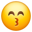 Visage Aux Yeux Rieurs Faisant Un Bisou Visage Aux Yeux Rieurs Faisant Un Bisou