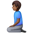 Homme À Genoux: Peau Moyennement Foncée Homme À Genoux: Peau Moyennement Foncée