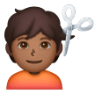 Personne Qui Se Fait Couper Les Cheveux: Peau Moyennement Foncée Personne Qui Se Fait Couper Les Cheveux: Peau Moyennement Foncée