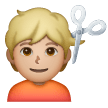 Personne Qui Se Fait Couper Les Cheveux: Peau Moyennement Claire Personne Qui Se Fait Couper Les Cheveux: Peau Moyennement Claire