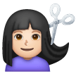 Femme Qui Se Fait Couper Les Cheveux: Peau Claire Femme Qui Se Fait Couper Les Cheveux: Peau Claire