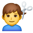 Homem Cortando O Cabelo