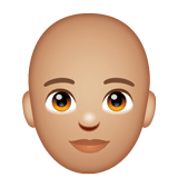 Personne: Peau Moyennement Claire, Chauve