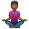 Homme Dans La Posture Du Lotus: Peau Moyennement Foncée