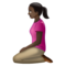 Femme À Genoux: Peau Foncée