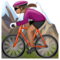 Femme En VTT: Peau Moyenne