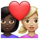 दिल वाला जोड़ा: महिला, महिला, गहरे रंग की त्वचा, मध्यम-हल्के रंग की त्वचा