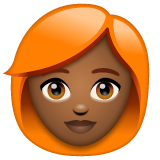 महिला: मध्यम-गहरे रंग की त्वचा, लाल बाल