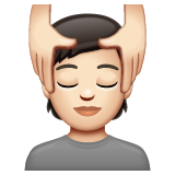 Людині масажують обличчя: дуже світлий тон шкіри для WhatsApp 2.25.1.75