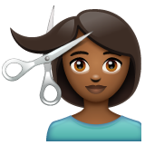 Femme Qui Se Fait Couper Les Cheveux: Peau Moyennement Foncée